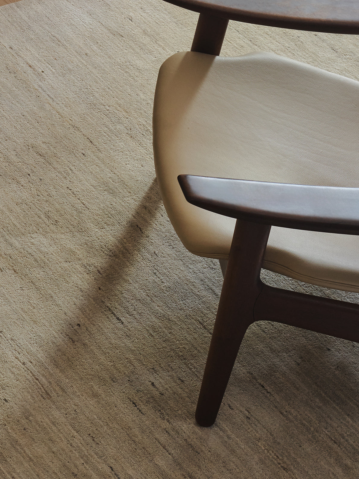 Armadillo Odessa - Travertine