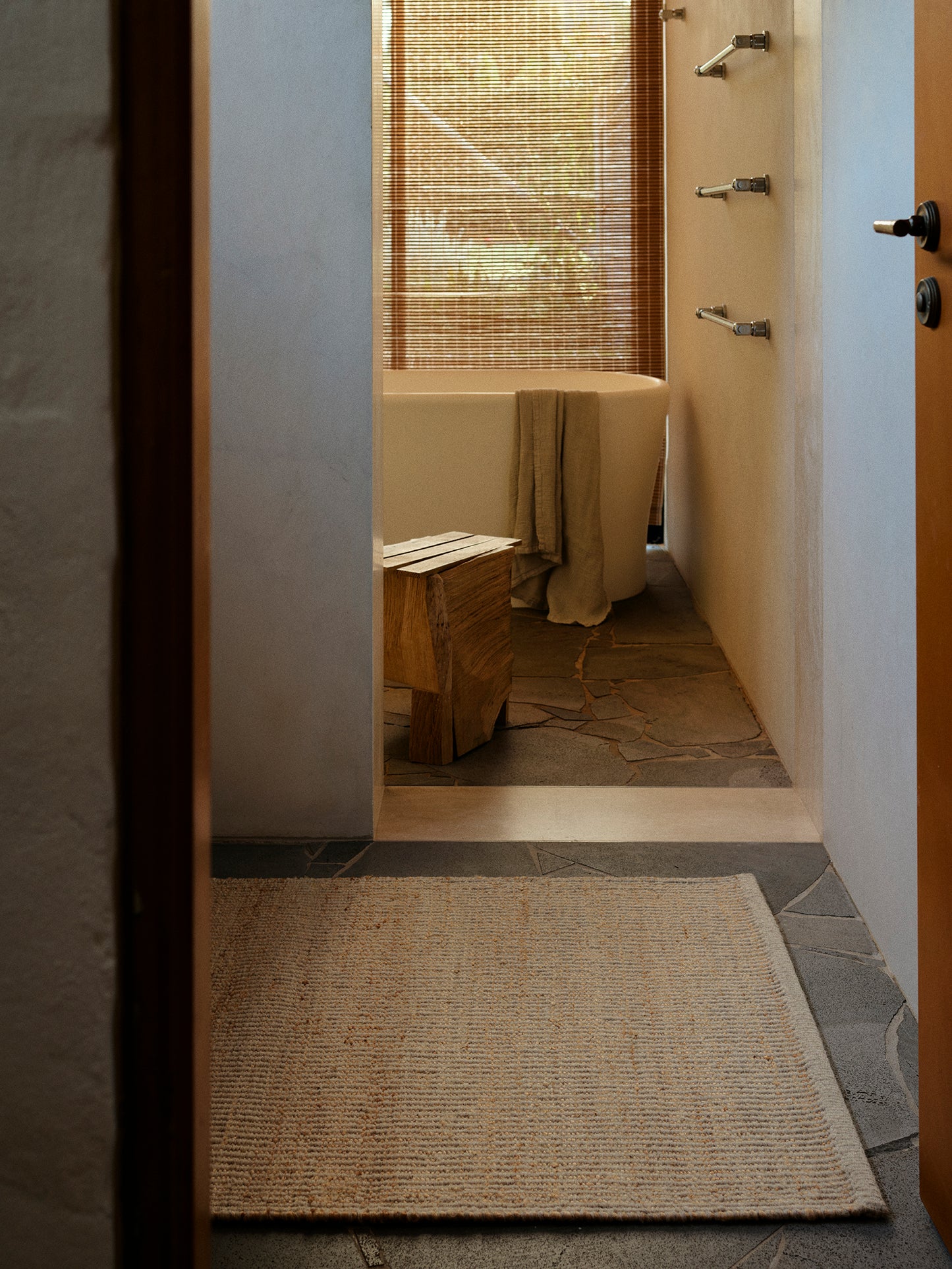 Armadillo Grange Nook - Natural & Sandstone