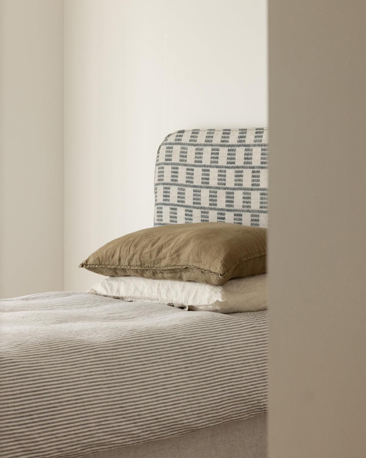 Fermoie Headboard