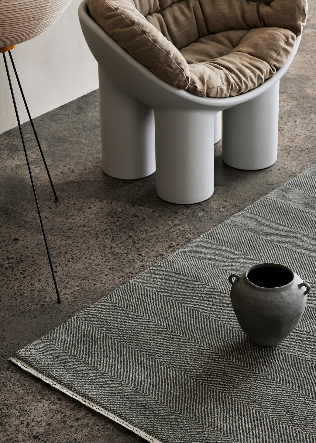 Armadillo Persian | Babylon - Sterling & Graphite