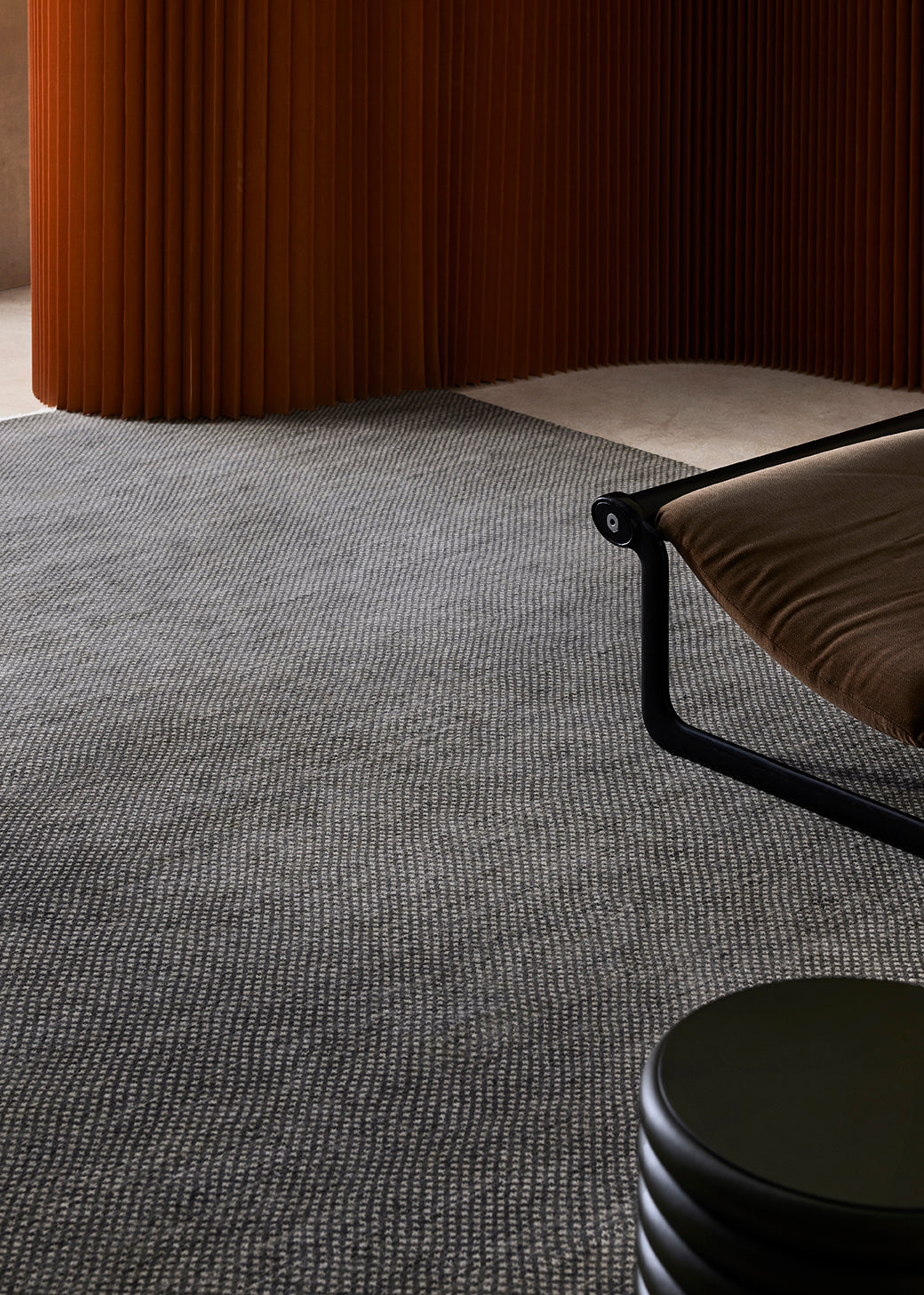 Armadillo Persian | Leila - Graphite & Sterling