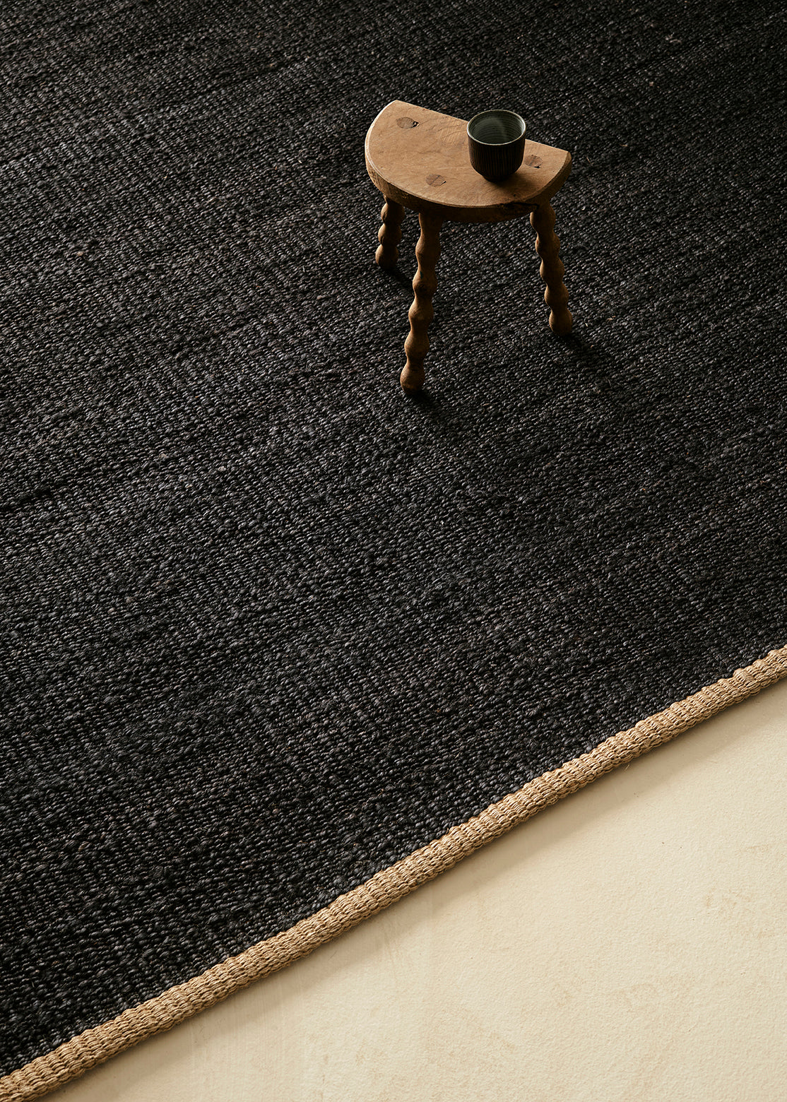 Armadillo Nest - Charcoal