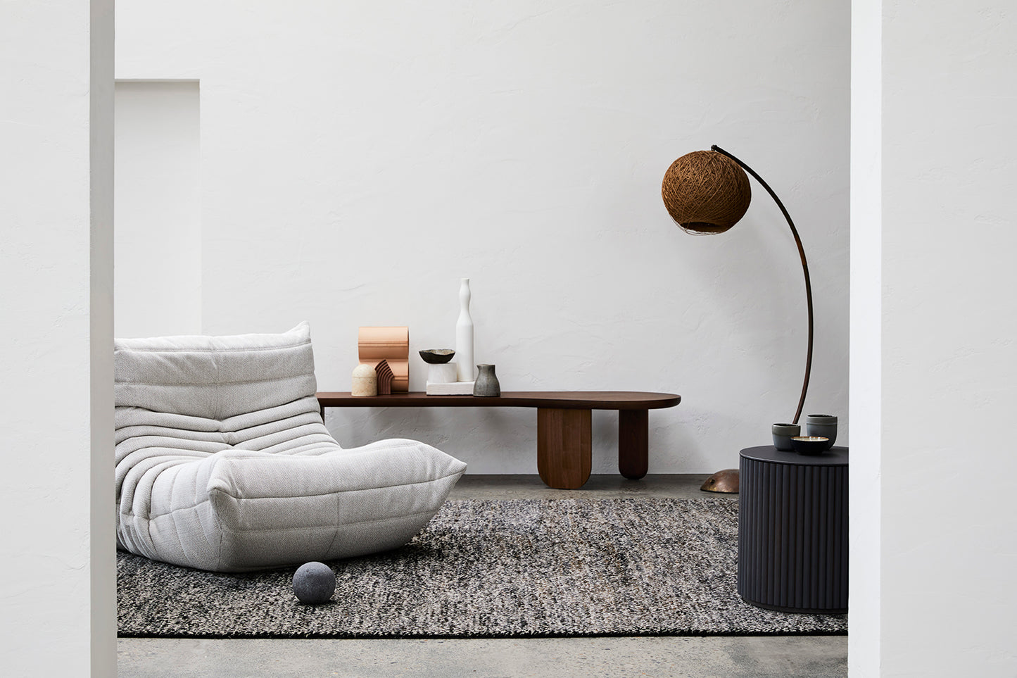 Armadillo Acacia - Sable