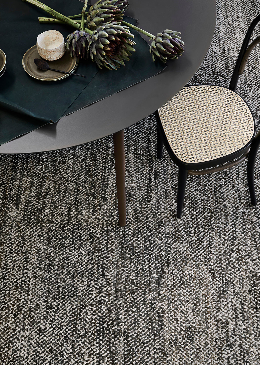 Armadillo Acacia - Sable