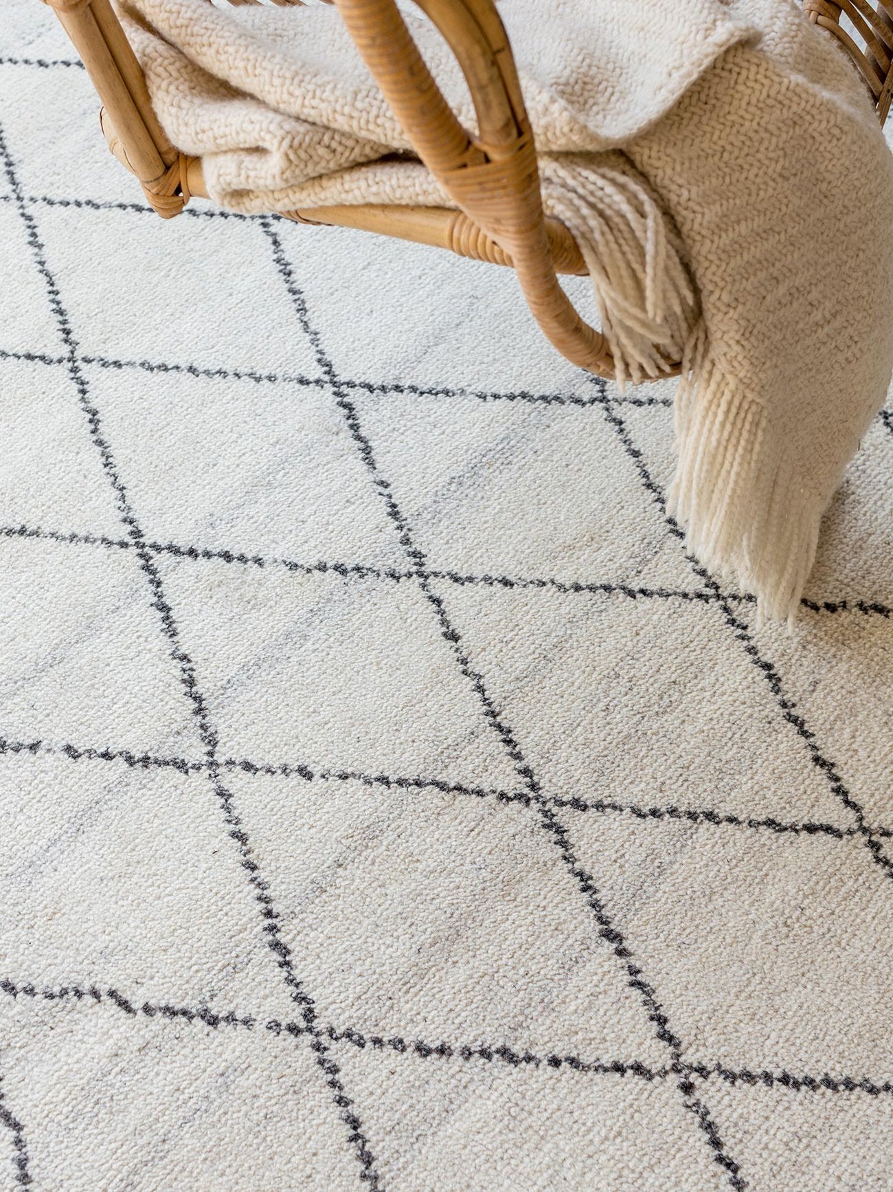 Armadillo Atlas - Natural