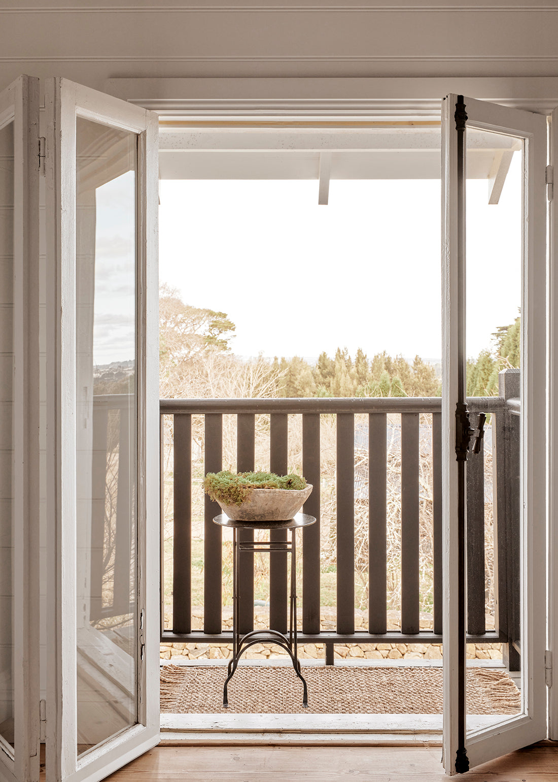 Armadillo Hemlock Nook - Natural