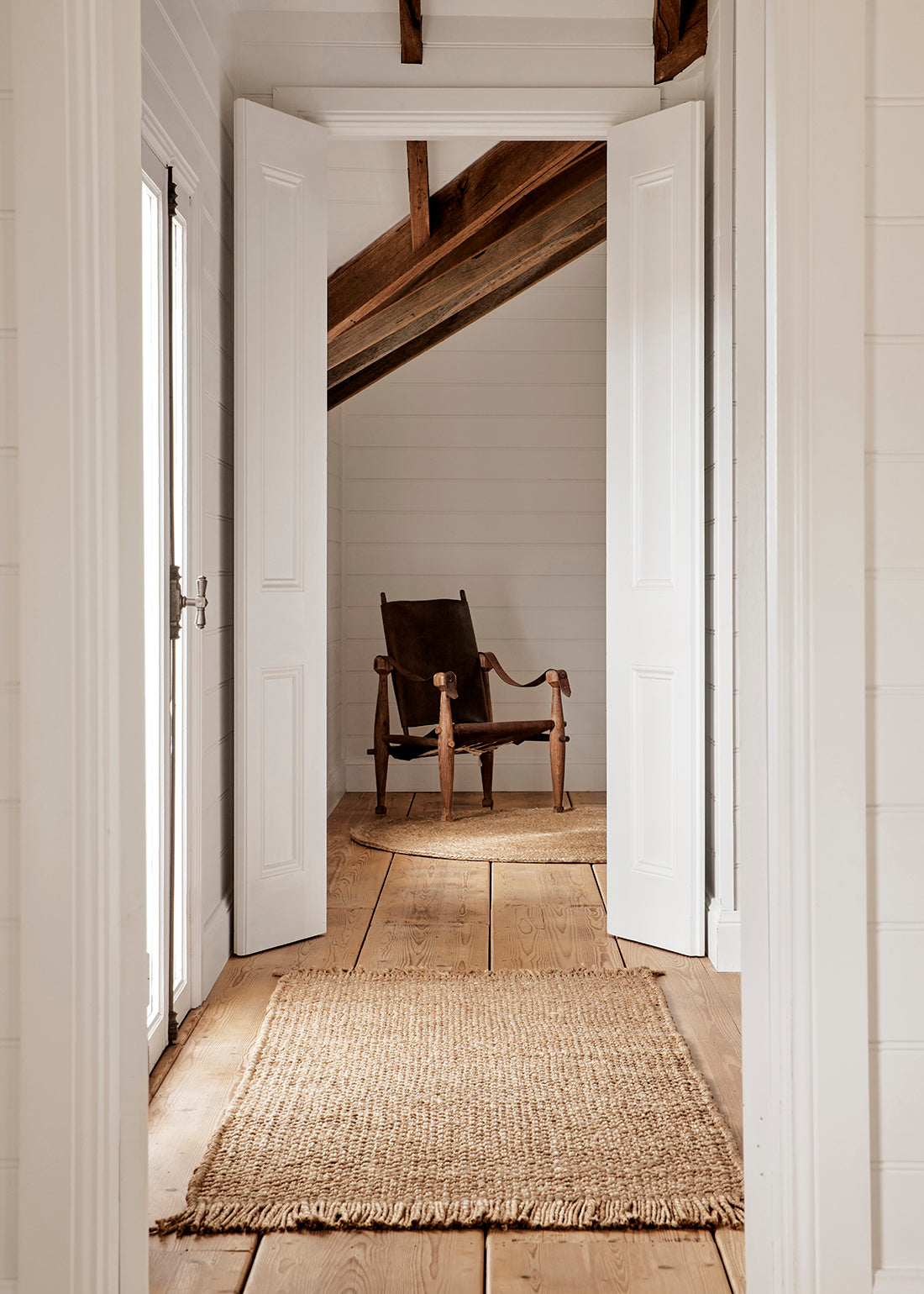 Armadillo Hemlock Nook - Natural